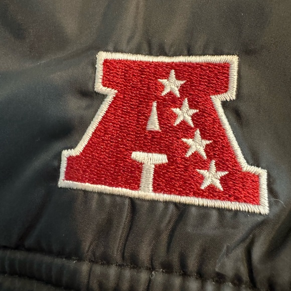 Men’s NFL Pro Line Las Vegas Raiders Puffer Jacket M Excellent Condition - Picture 4 of 9